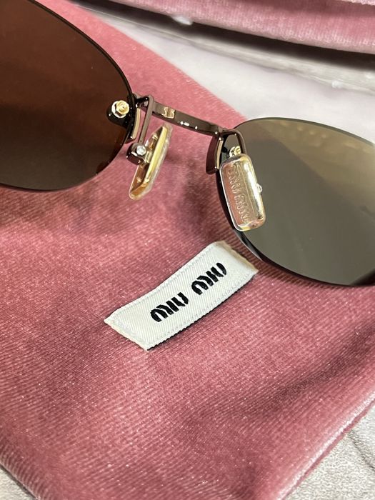 Окуляри miu miu в наявності