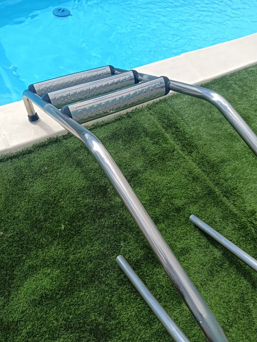 Escadas para piscina em aço inoxidavel