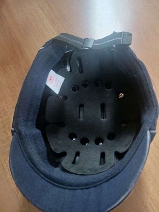 Czapka kask firmy JSP