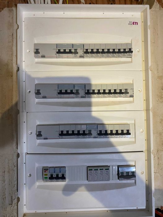Elektryk, instalacje elektryczne, pomiary elektryczne, elektryka, kamery, alarmy