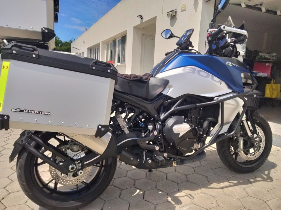 Moto QJ motor srt 800 como nova