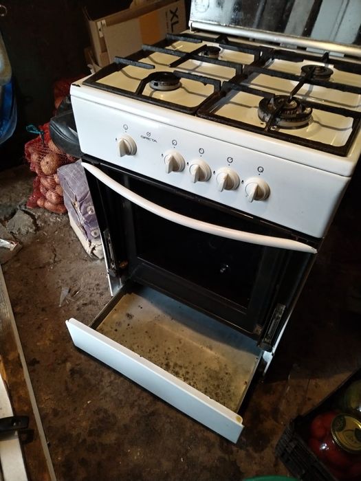 Продам газовую плиту