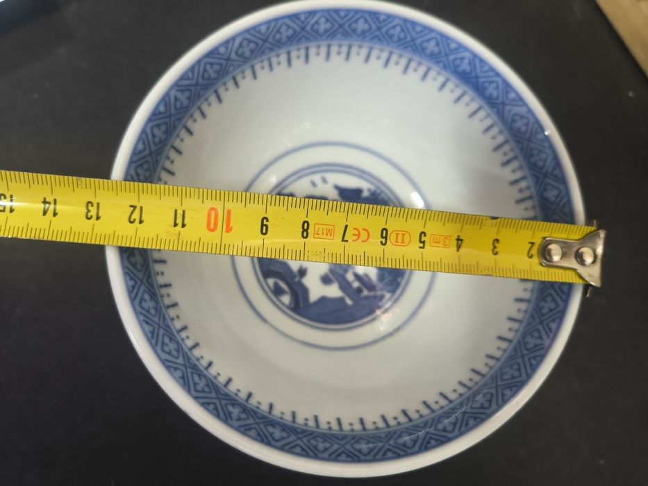 Tigela de Porcelana Azul e Branca