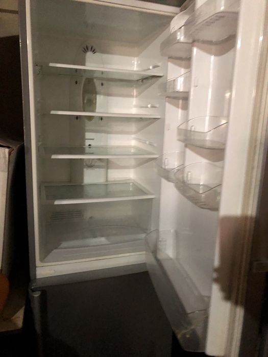 Vendo um frigorifico a trabalhar para pecas