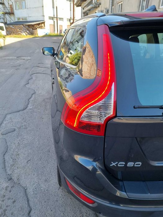 Volvo XC60 2.4D D5 автомат Summum