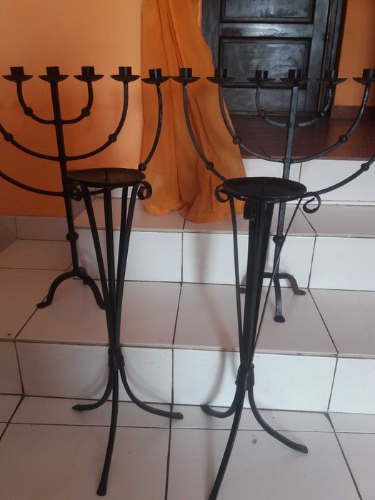 Castiçais fondue raclette doces travessas tapas