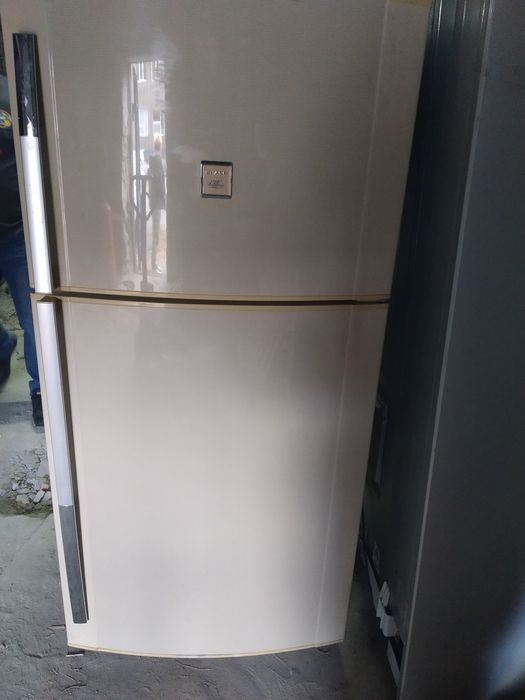 Продам холодильник SHARP