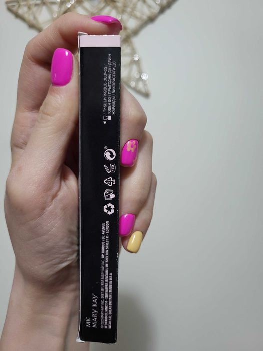 Wodoodporna konturówka do ust red Mary Kay