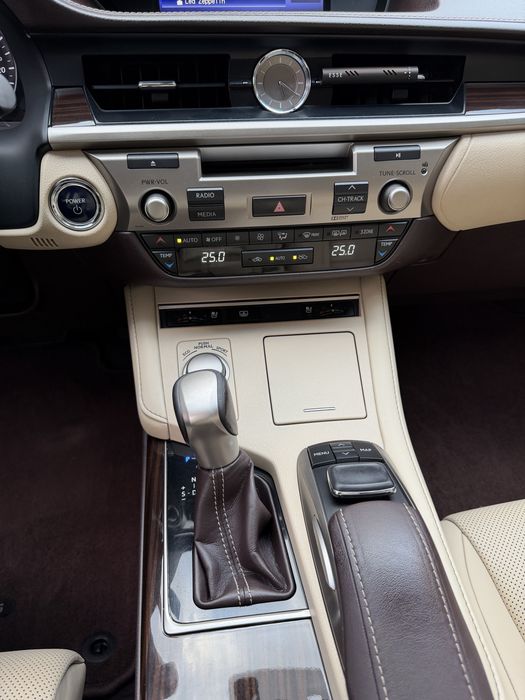 Lexus es 300h 2015