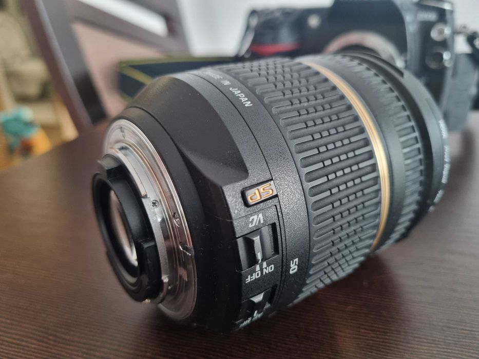 Nikon D300 + objective Tamron 17-50 F/28