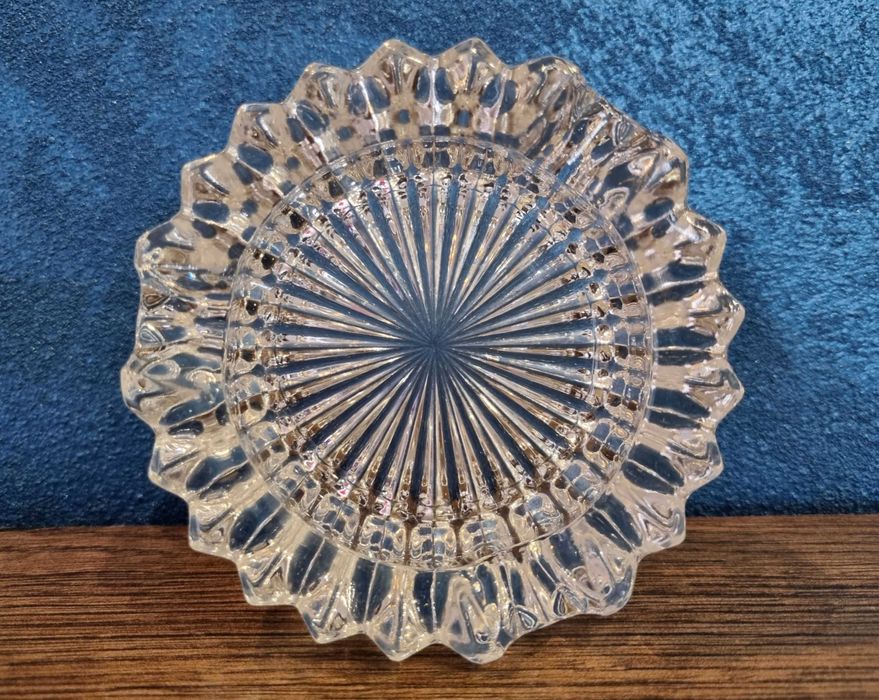 Kryształowa popielniczka