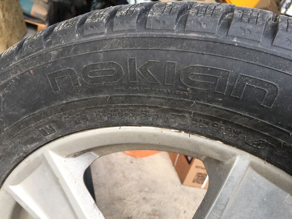Nokian 235/55 R17
