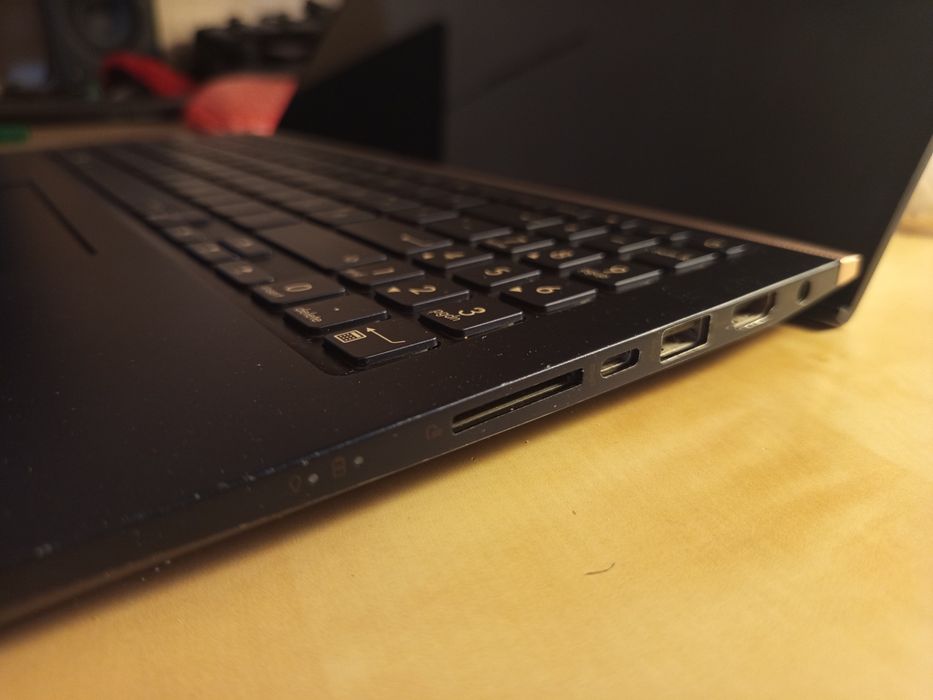 Asus ZenBook Intel i7 10Th Gen / 16GB Ram / Nvidia GTX 1650 /