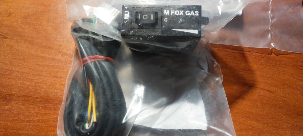 Кнопка карбюраторная с индикацией уровня газа M FOX GAS семь контактов