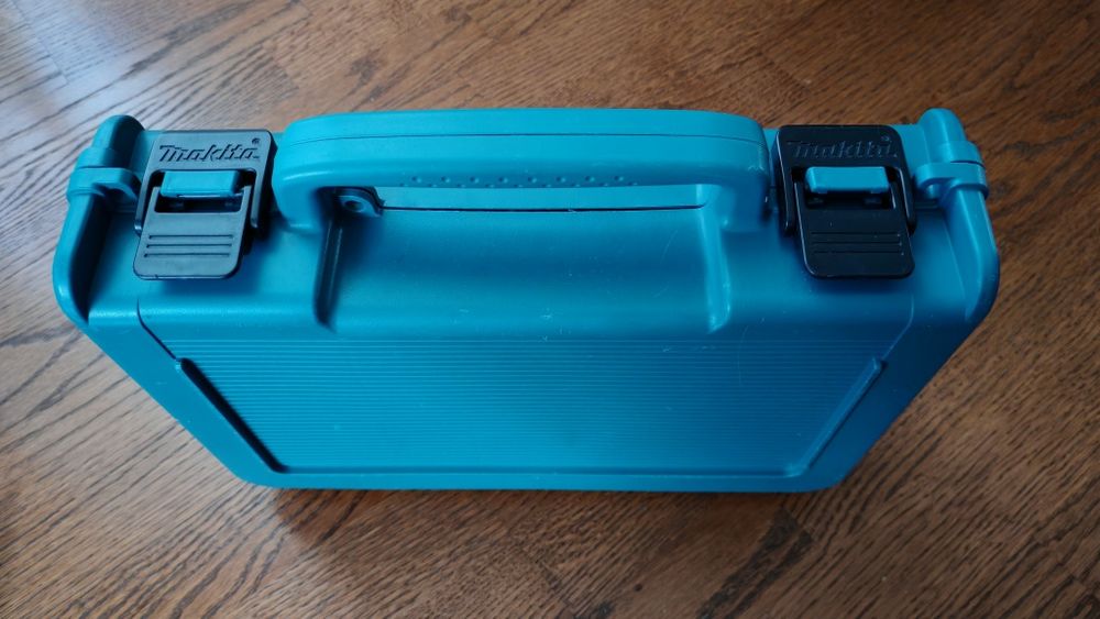 Шуруповерт Makita DF330D полный комплект, оригинал.
