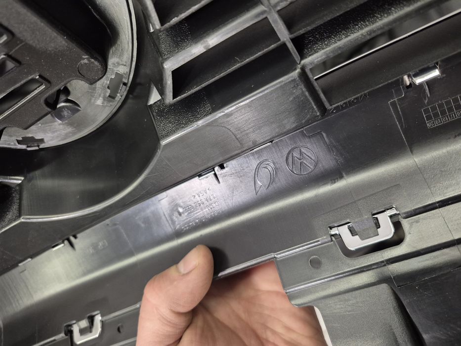 Jetta mk7 рестайлінг решітка радіатора решотка радиатора джетта 7 2023