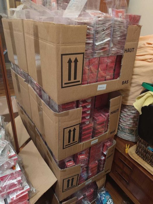 Diverso Material 4000 peças preço a 60%  face a mercado