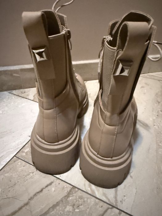 Beżowe botki, buty za kostkę na zimę r. 39