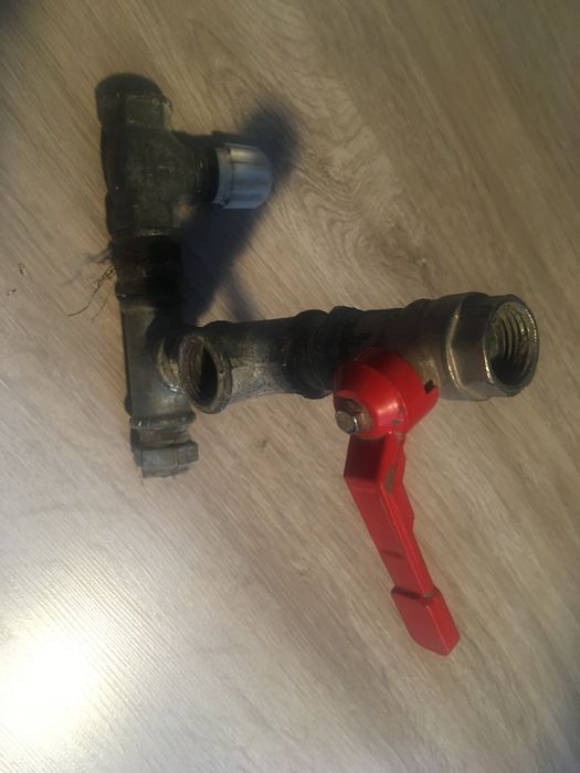 zestaw hydrauliczny do wody zawór