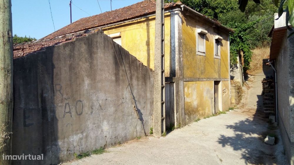 Prédio - Coimbra / Penela - Para Reconstruir