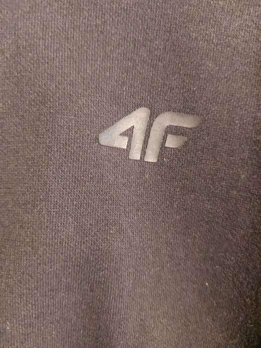 Bluza 4F czarna rozpinana b.dobry stan