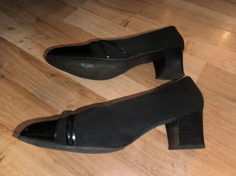 Czarne buty na obcasie Daichman, rozmiar 38,prawie jak nowe