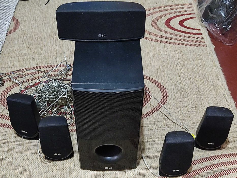5.1 surround / Leitor DVD - Home Cinema LG e colunas e subwoofer