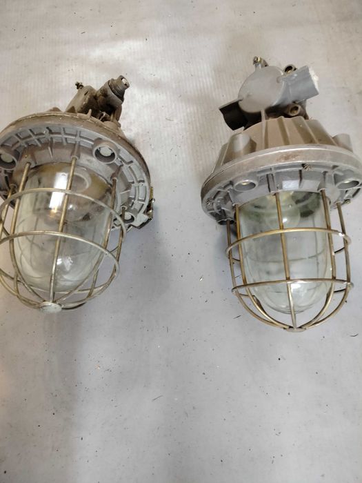 Lampy metalowe przemysłowe