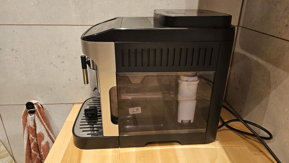 Ekspres automatyczny do kawy DeLonghi Magnifica Evo