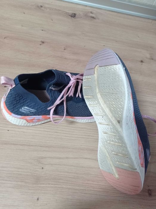 Ténis skechers usados