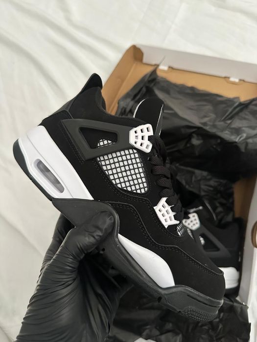 Sapatilhas Jordan 4 White Thunder 40/41/43