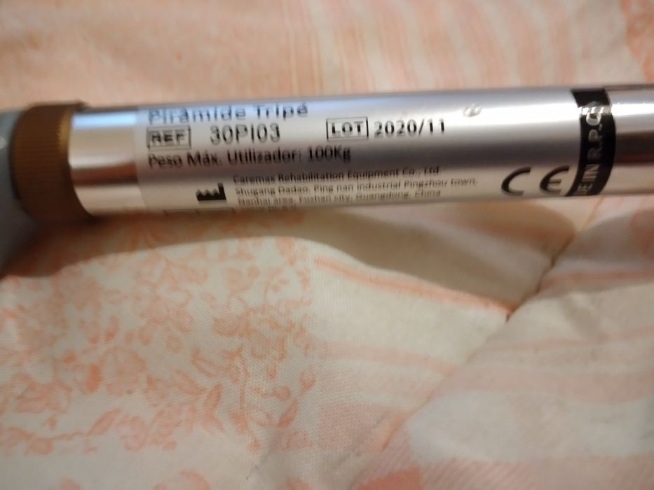 Bengala multifuncionável para idosos e pessoas com mobilidade reduzida