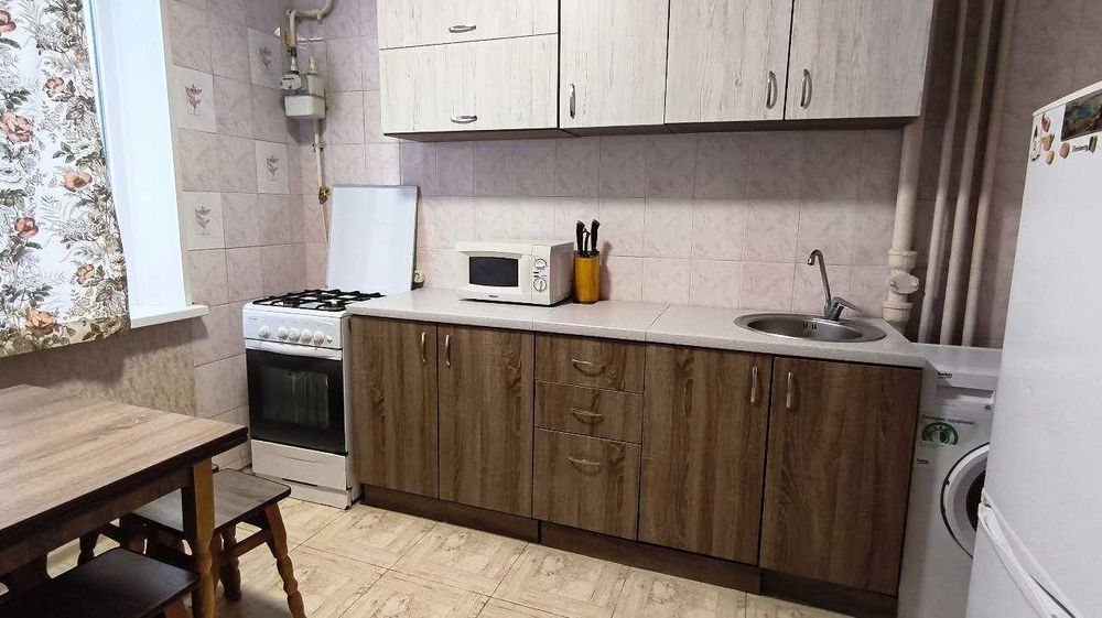 Простора квартира на Харківській, окремий вхід. єВідновлення