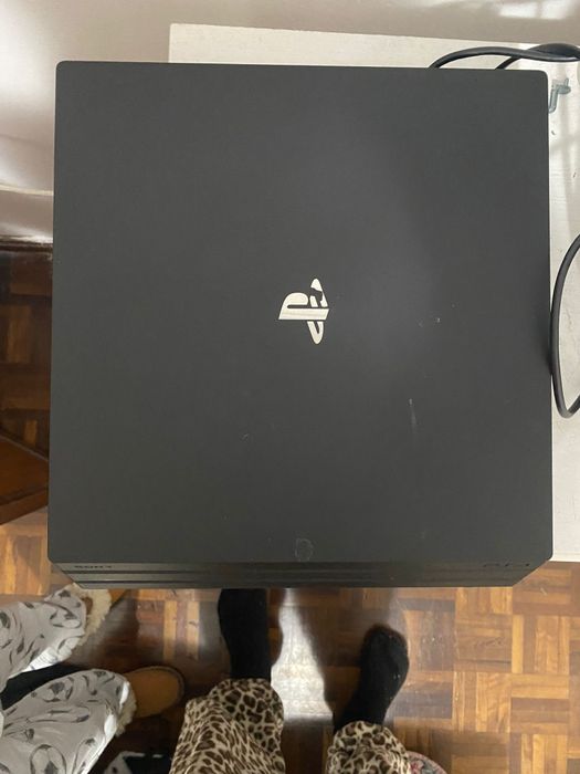 Playstation4 Pro com comando