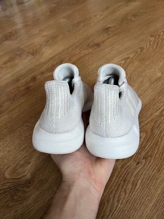 Кроссовки Adidas Swift Run