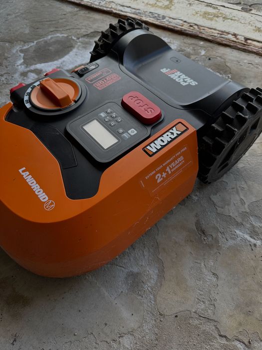 Kosiarka landroid m700