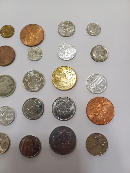 Lote 1 / Conjunto 1 de 30 Moedas Diferentes