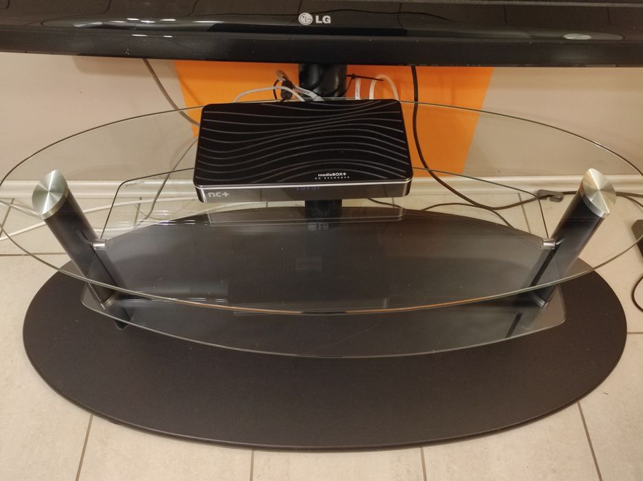 Stolik rtv z uchwytem na telewizor