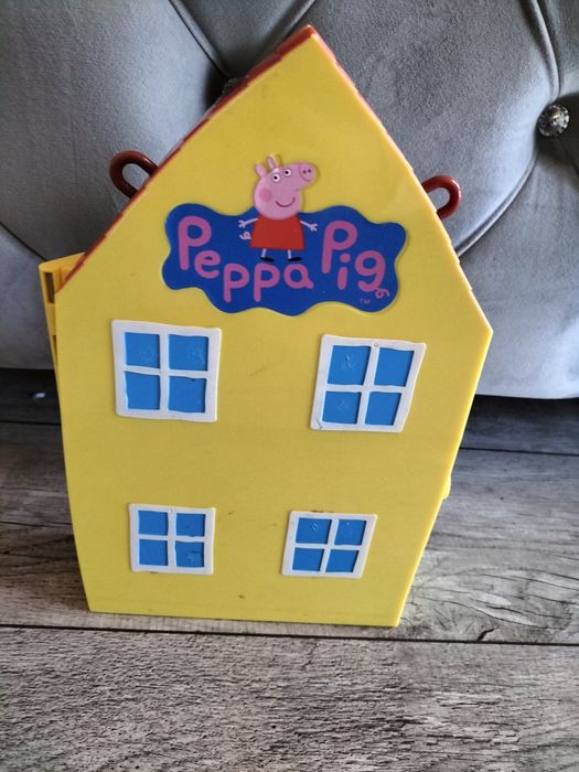 Domek świnki peppy z autkiem