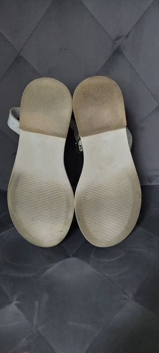 Літні білі босоніжки