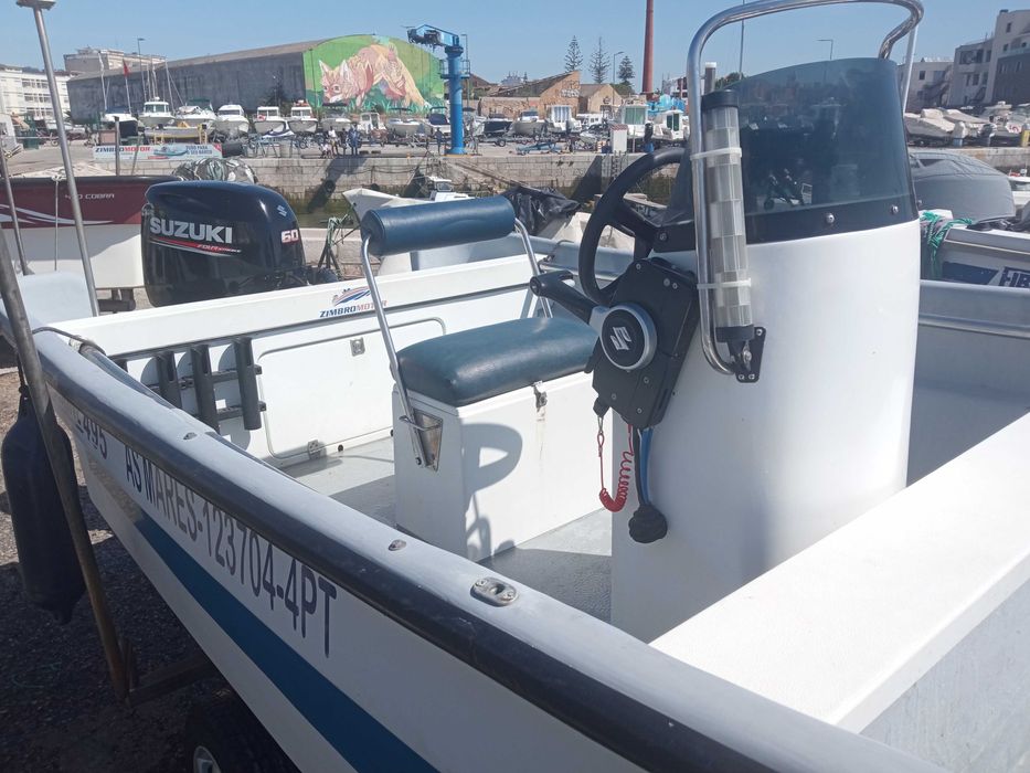 Barco Promarine 495