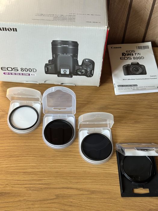 Продам фотокамеру canon EOS 800D
