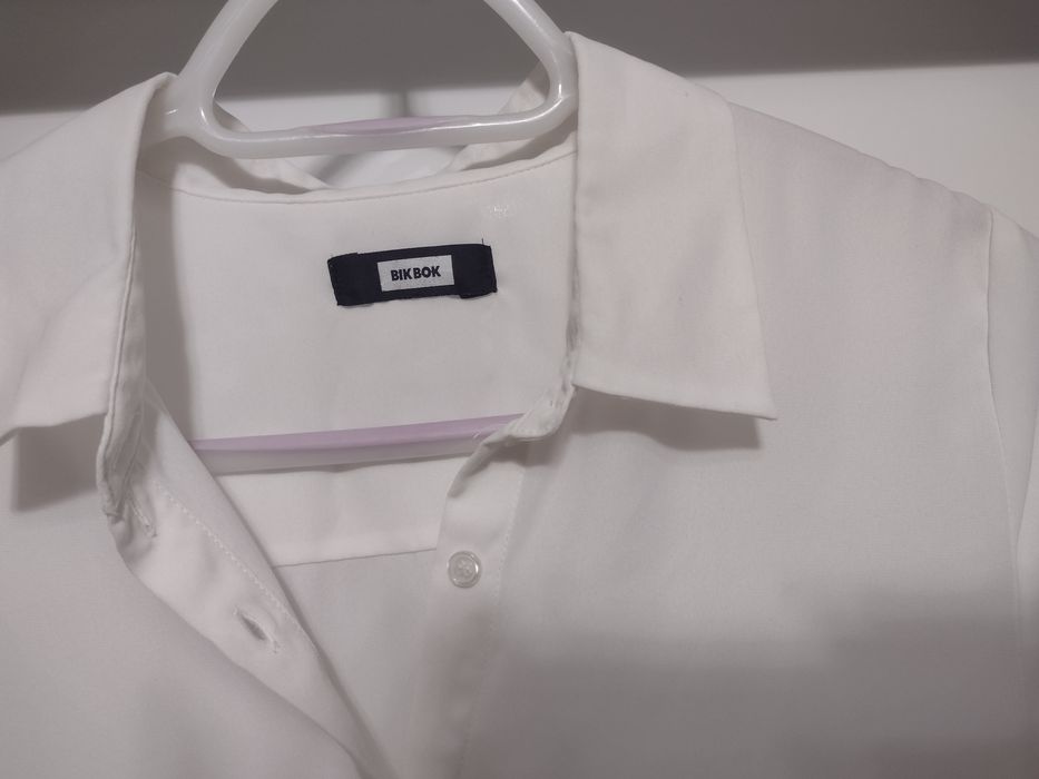 Biała koszula damska długi rękaw lekki zwiewny materiał