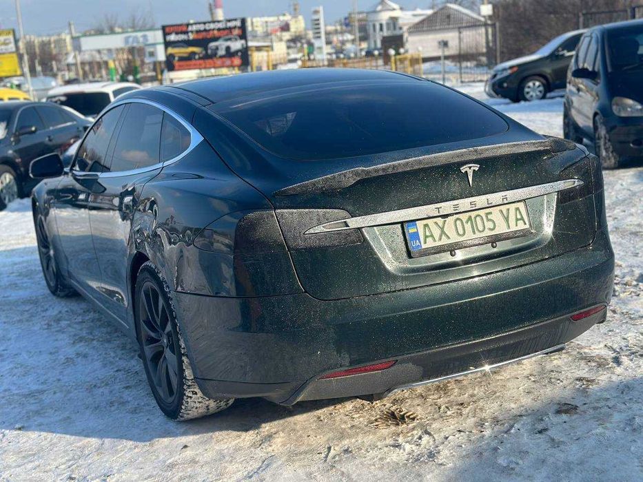 Tesla Model S  2014 85 kWh  Performance