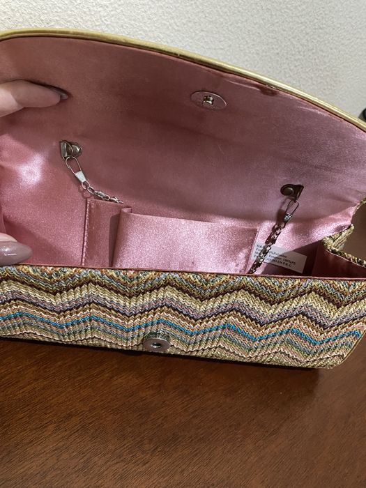 Clutch colorida de festa