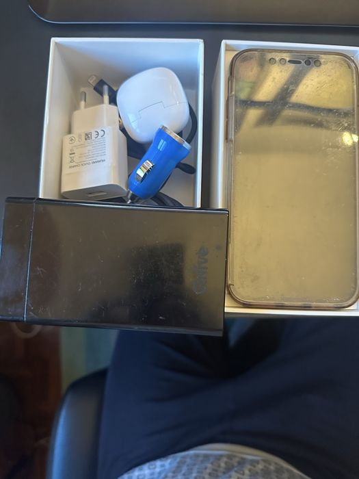 IPhone XR 64 g com capa 360º e acessórios varios