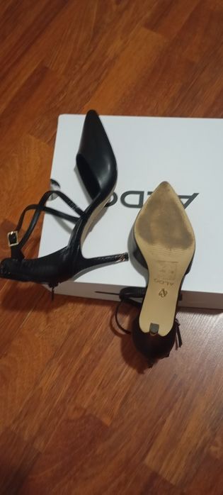 Sapatos de salto alto 35