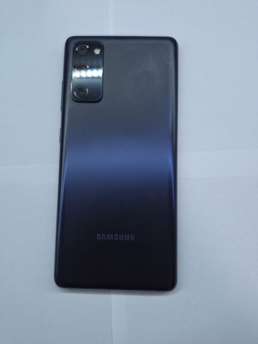 Смартфон Samsung S20FE 8/256