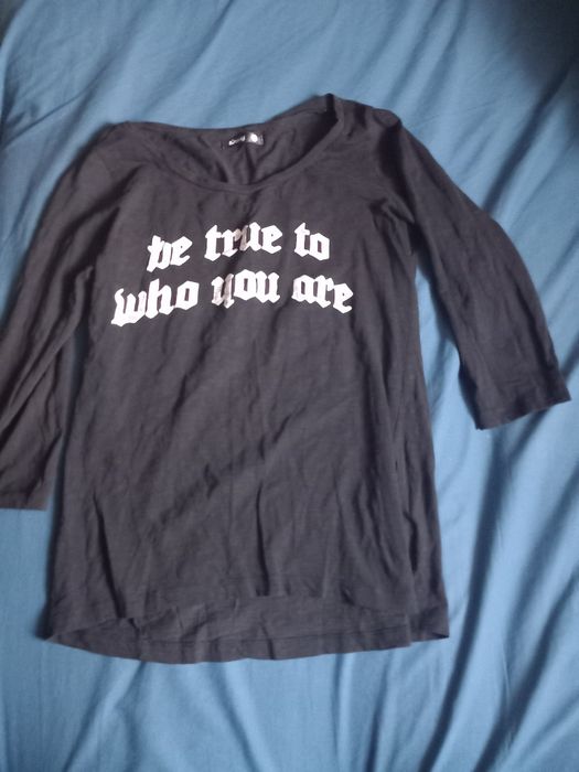 cienka czarna bluzka