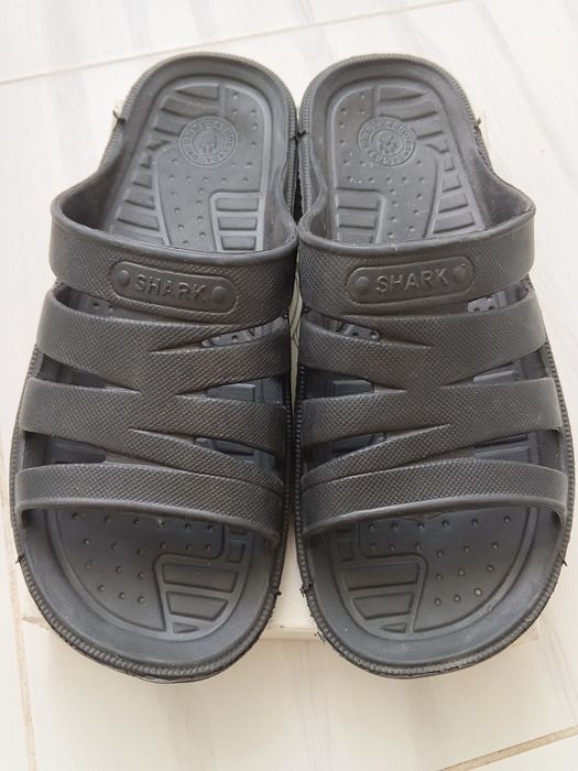Шльопанці чоловічі р 43 продам